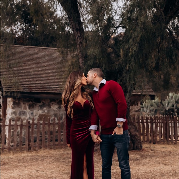 Long burgundy velvet high slit gown ❤️ - Picture 4 of 5